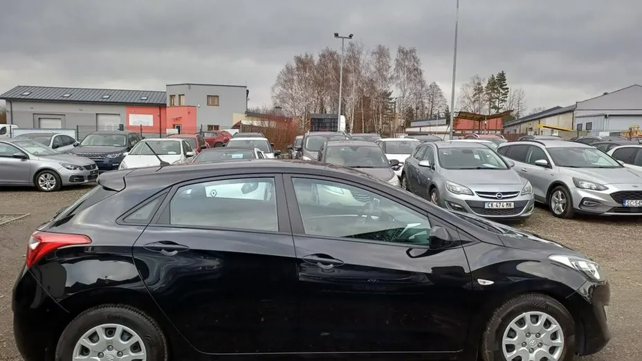 HYUNDAI i30 -