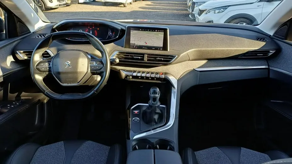 PEUGEOT 3008 -