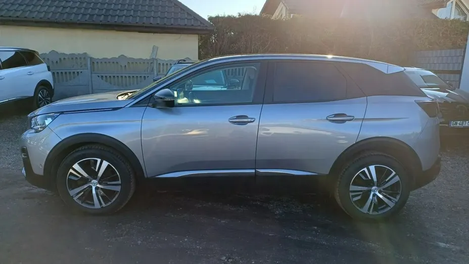 PEUGEOT 3008 -