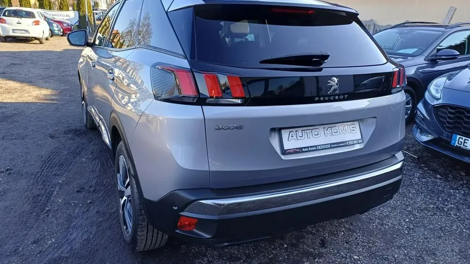 PEUGEOT 3008 -