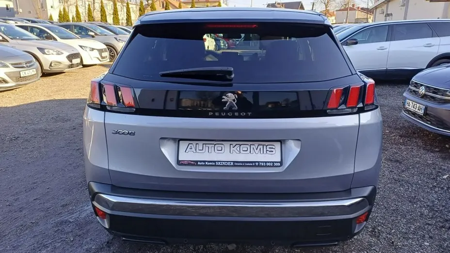 PEUGEOT 3008 -
