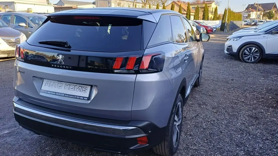 PEUGEOT 3008 -