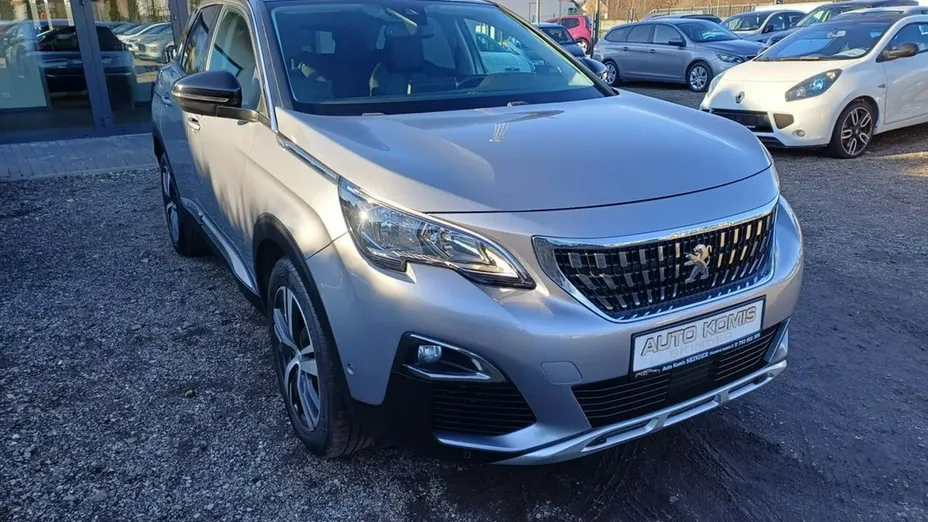 PEUGEOT 3008 -