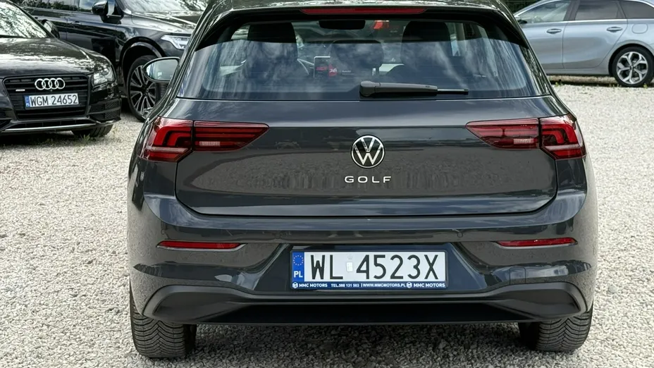 VOLKSWAGEN Golf -