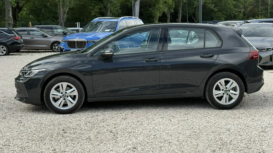 VOLKSWAGEN Golf -