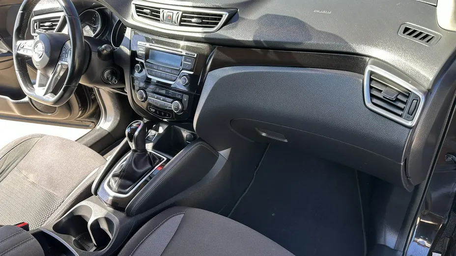 NISSAN Qashqai -