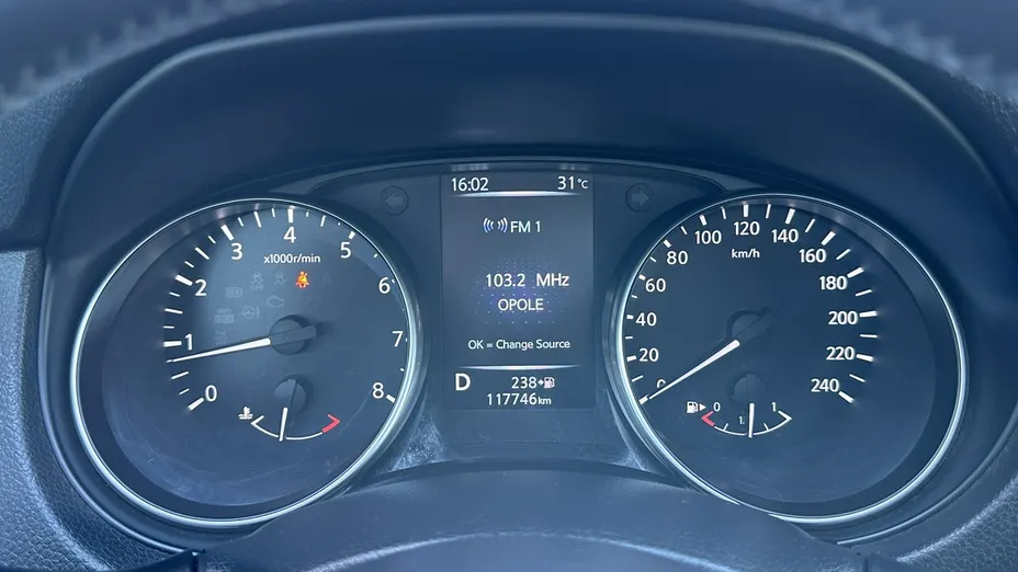 NISSAN Qashqai -