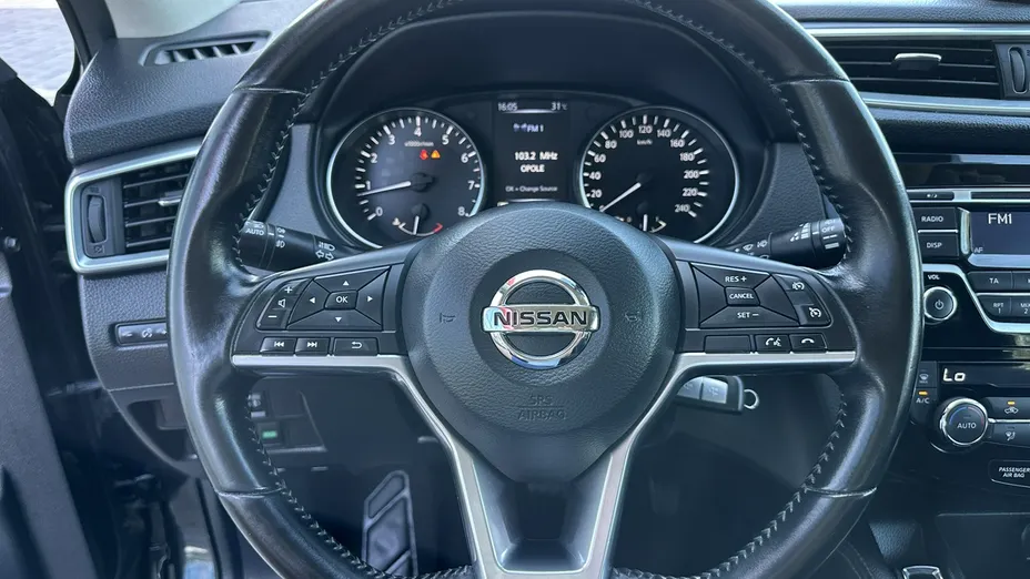 NISSAN Qashqai -