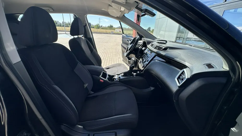 NISSAN Qashqai -
