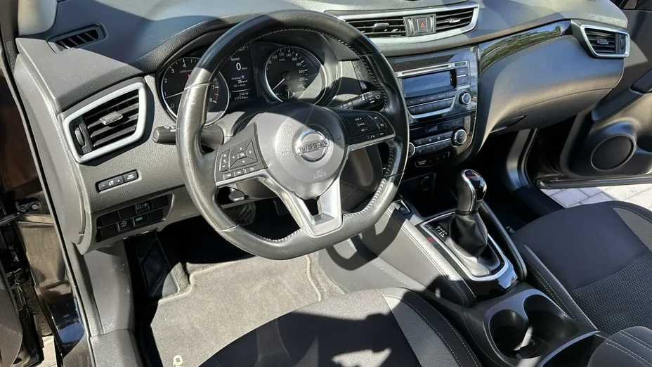 NISSAN Qashqai -