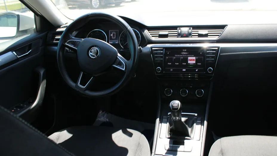 SKODA Superb -