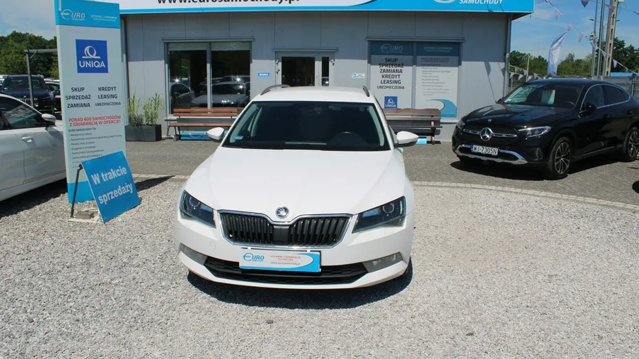 SKODA Superb -