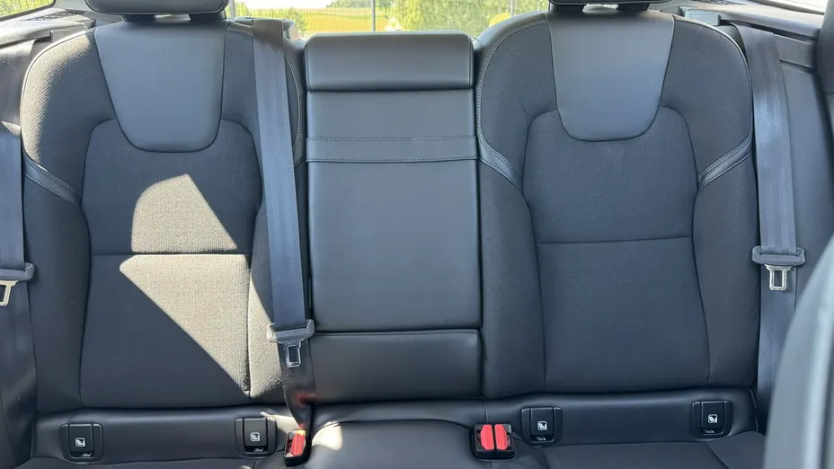 VOLVO XC60 -