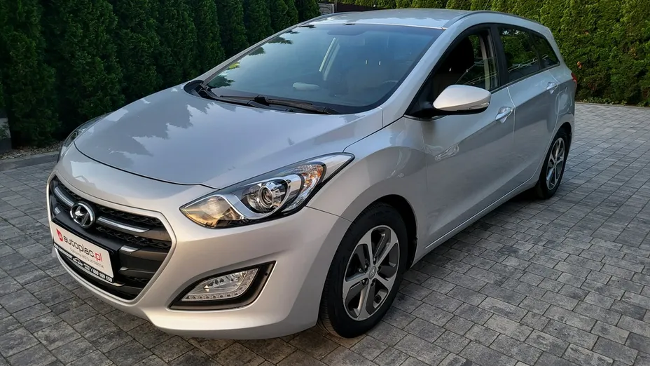 HYUNDAI i30 -