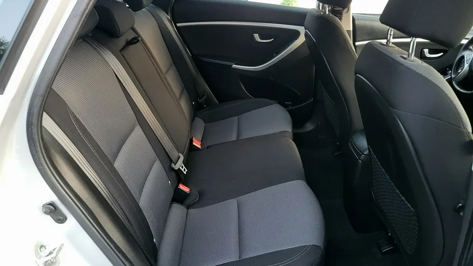 HYUNDAI i30 -