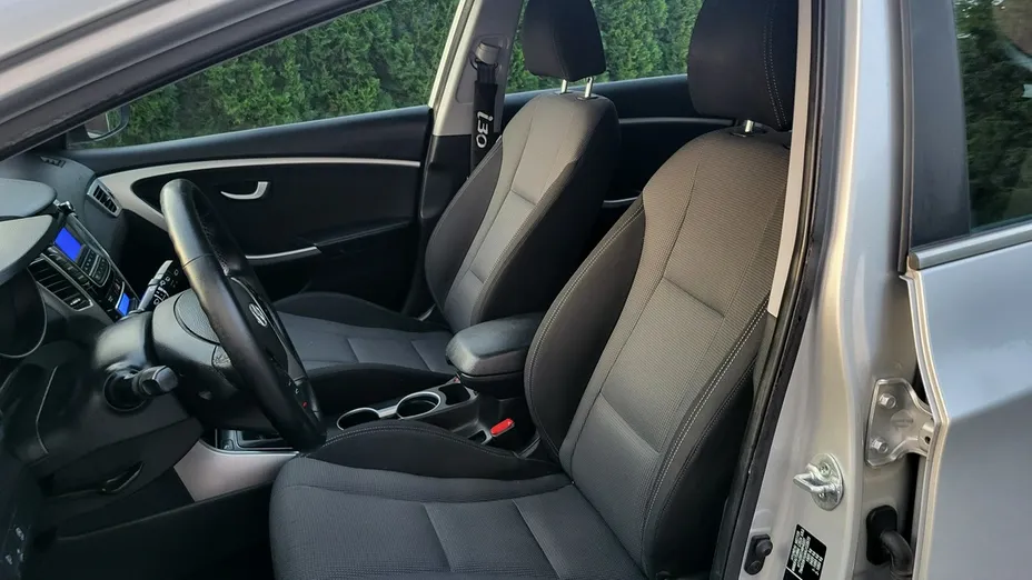 HYUNDAI i30 -