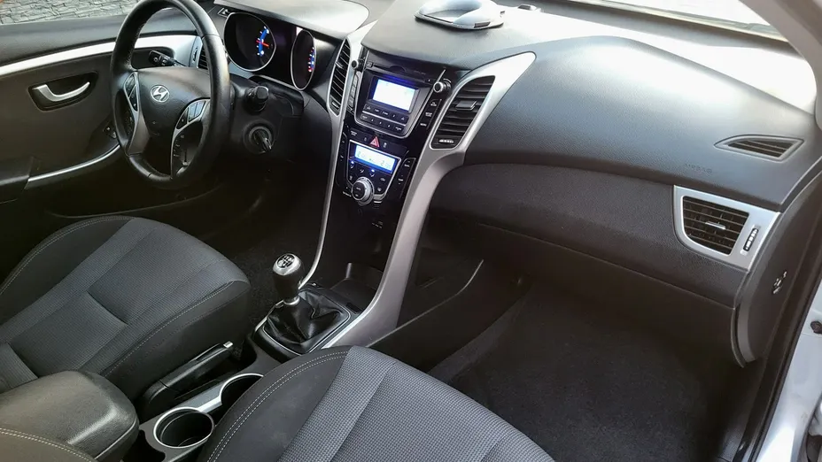 HYUNDAI i30 -