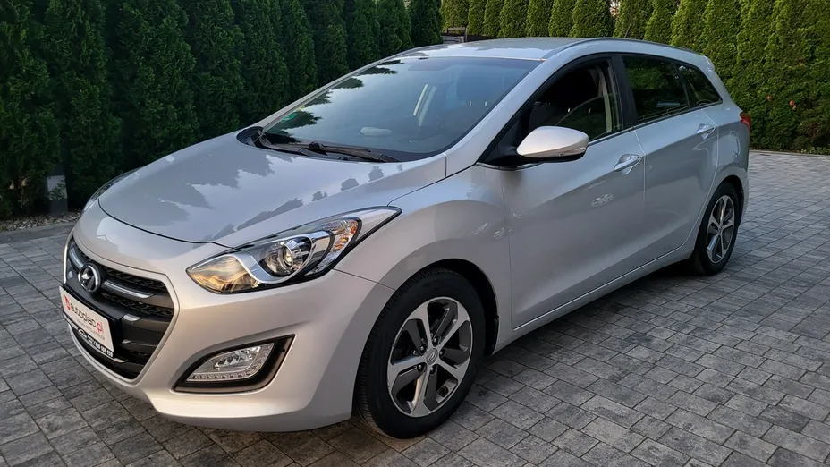 HYUNDAI i30 -