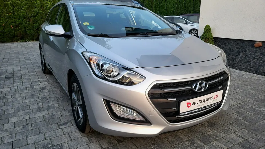 HYUNDAI i30 -