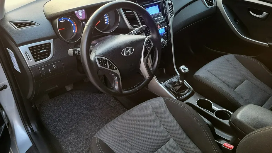 HYUNDAI i30 -