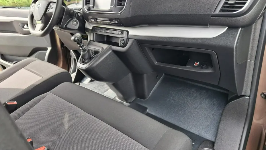 TOYOTA Proace -