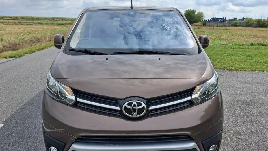 TOYOTA Proace -