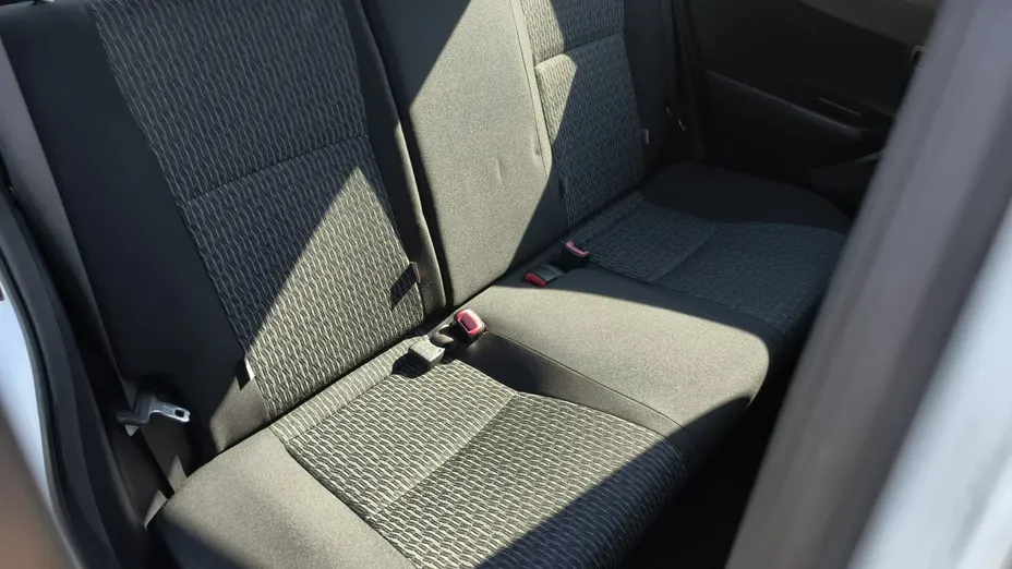 TOYOTA Yaris -