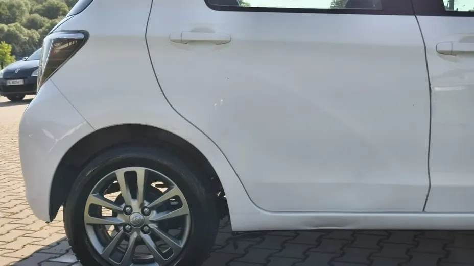 TOYOTA Yaris -