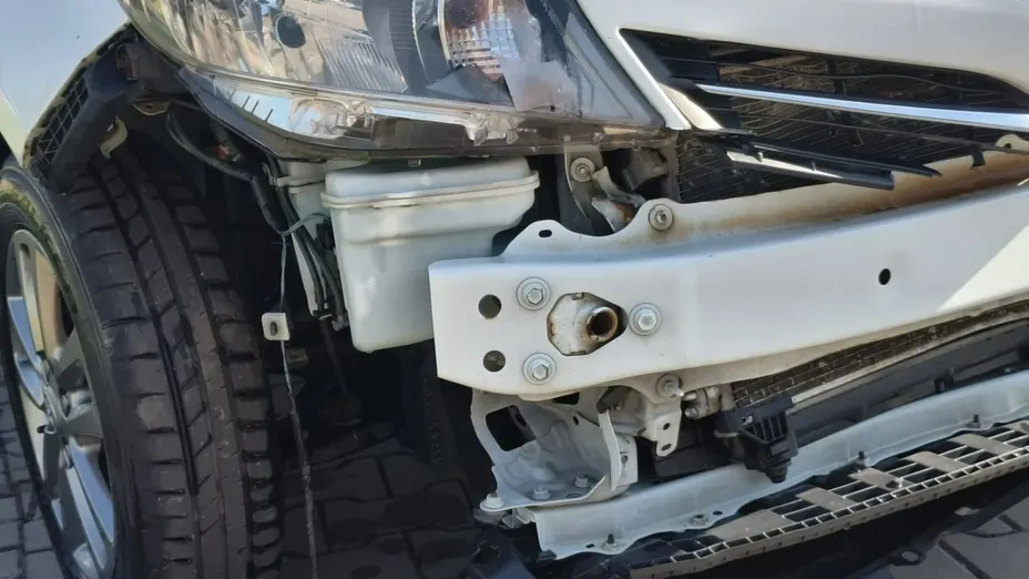 TOYOTA Yaris -