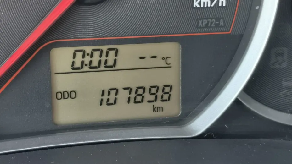 TOYOTA Yaris -