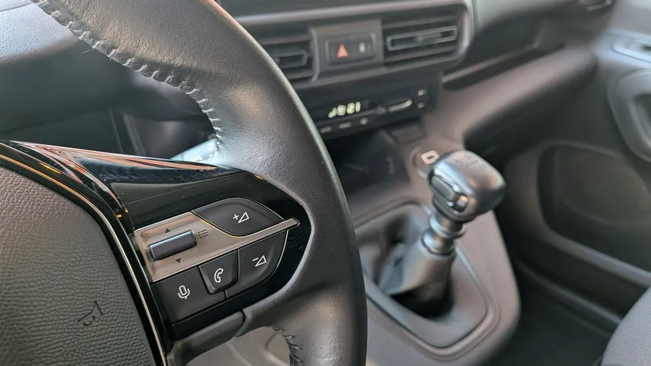 PEUGEOT Partner -