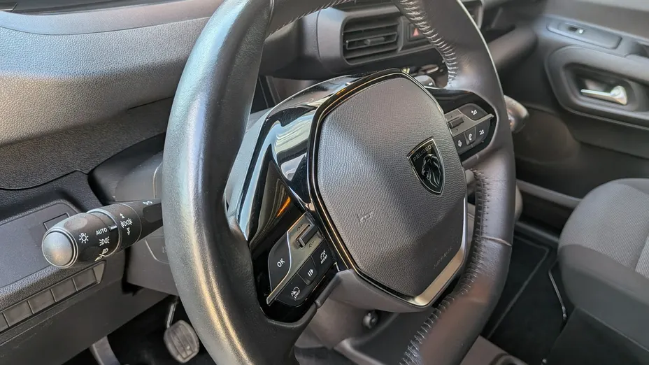 PEUGEOT Partner -