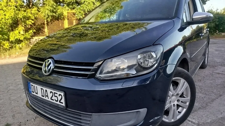 VOLKSWAGEN Touran -