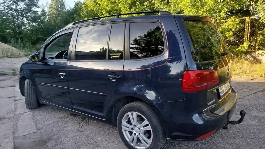 VOLKSWAGEN Touran -