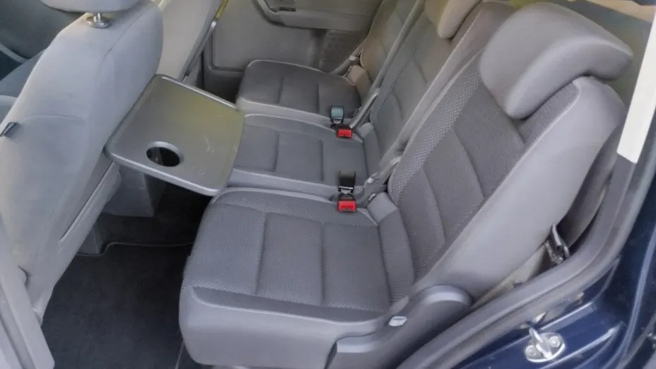 VOLKSWAGEN Touran -