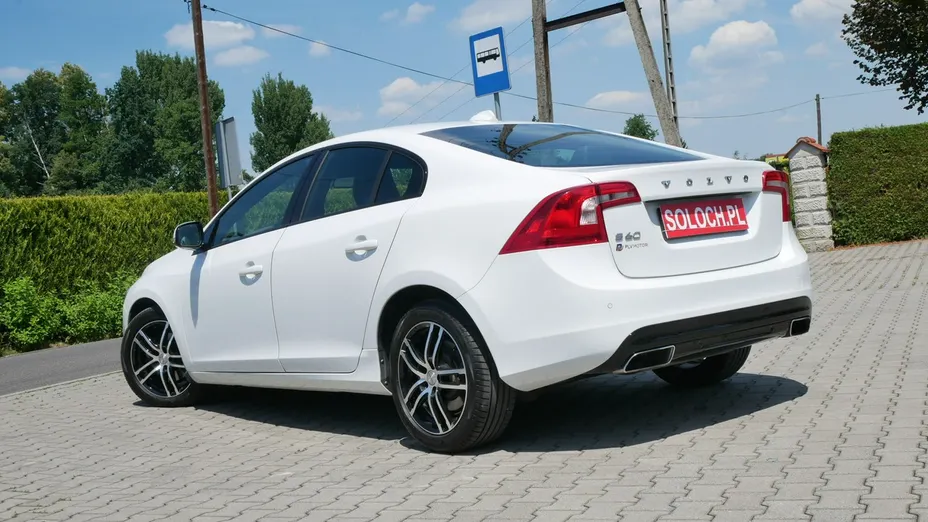VOLVO S60 -
