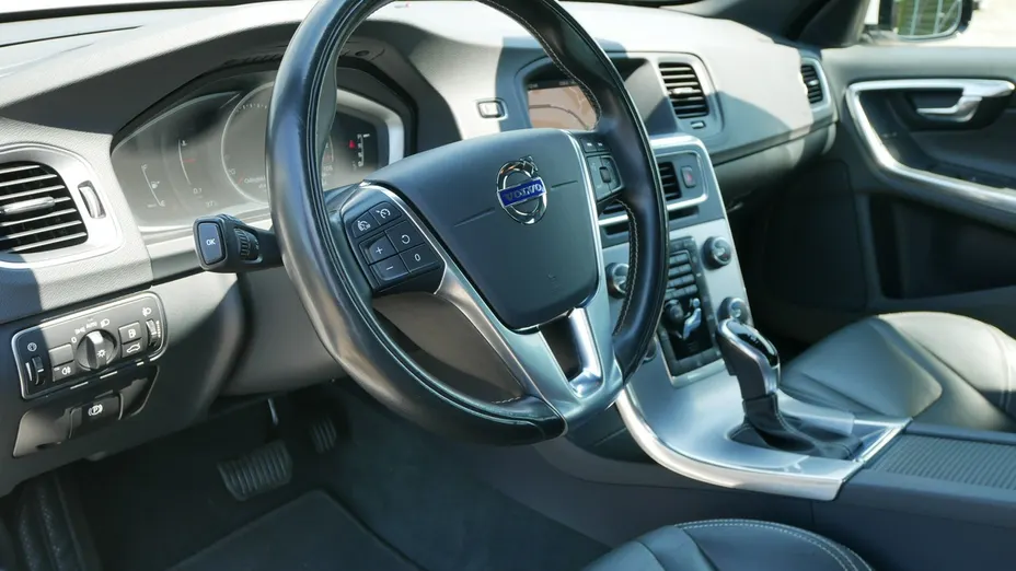 VOLVO S60 -
