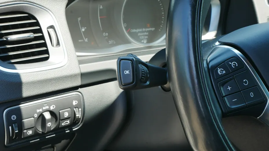 VOLVO S60 -