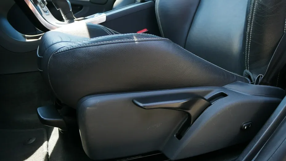 VOLVO S60 -