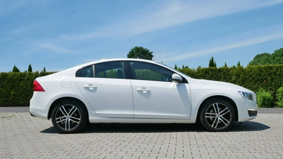VOLVO S60 -