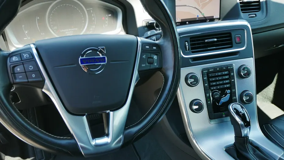 VOLVO S60 -