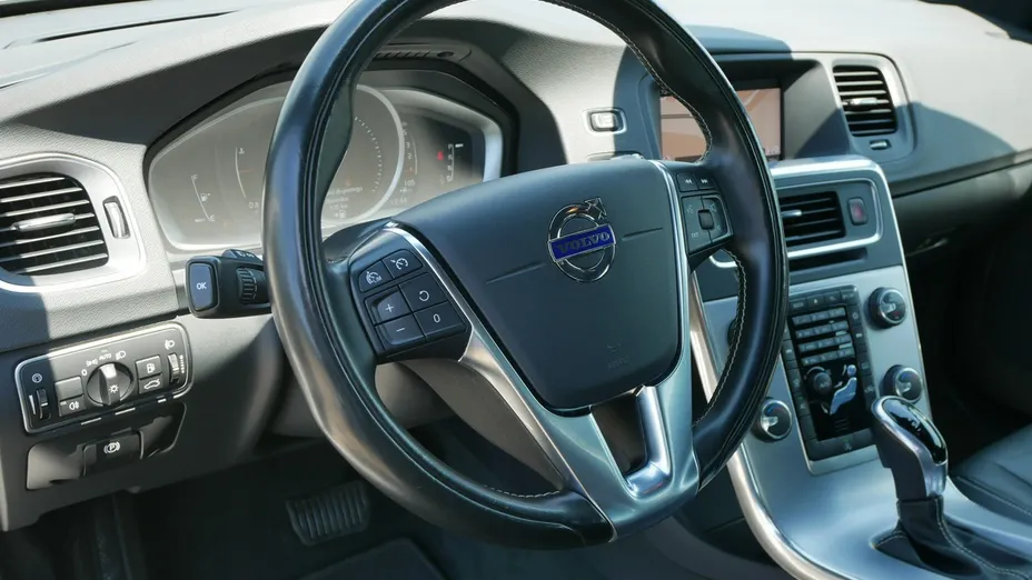 VOLVO S60 -