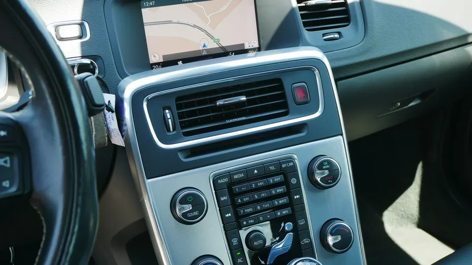 VOLVO S60 -