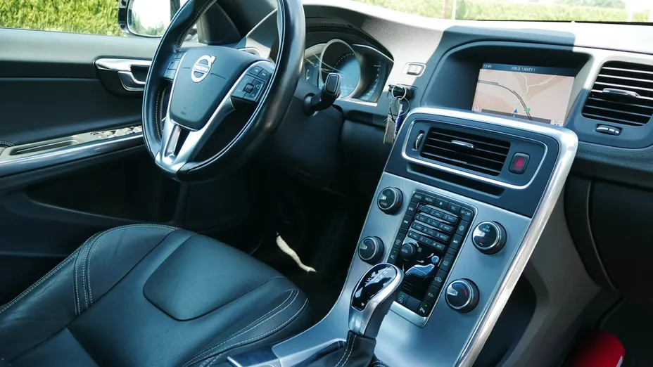 VOLVO S60 -