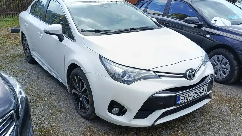 TOYOTA Avensis -