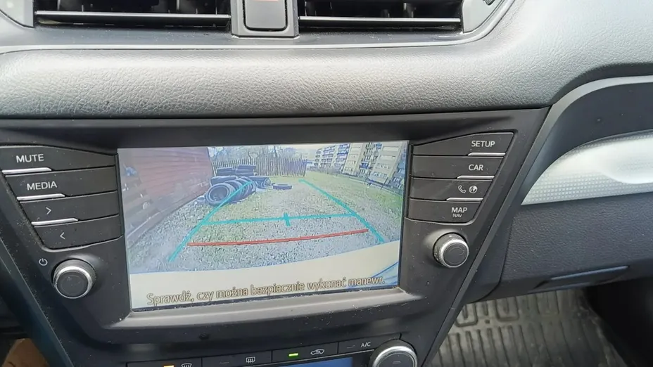 TOYOTA Avensis -