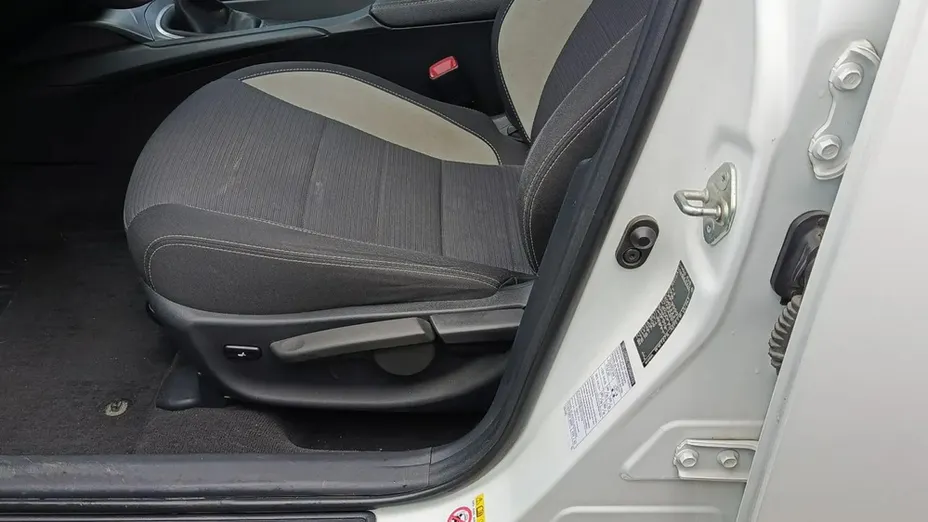 TOYOTA Avensis -
