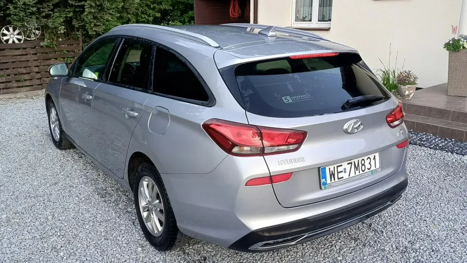 HYUNDAI i30 -