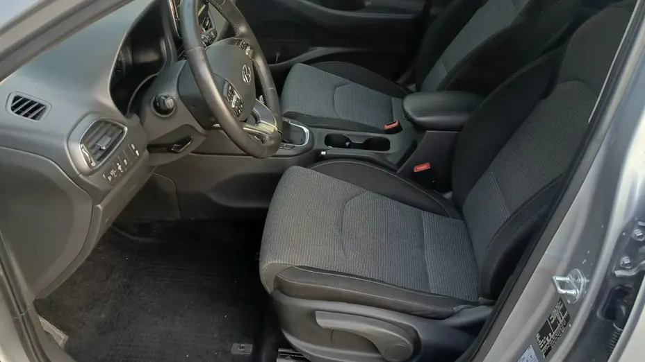 HYUNDAI i30 -