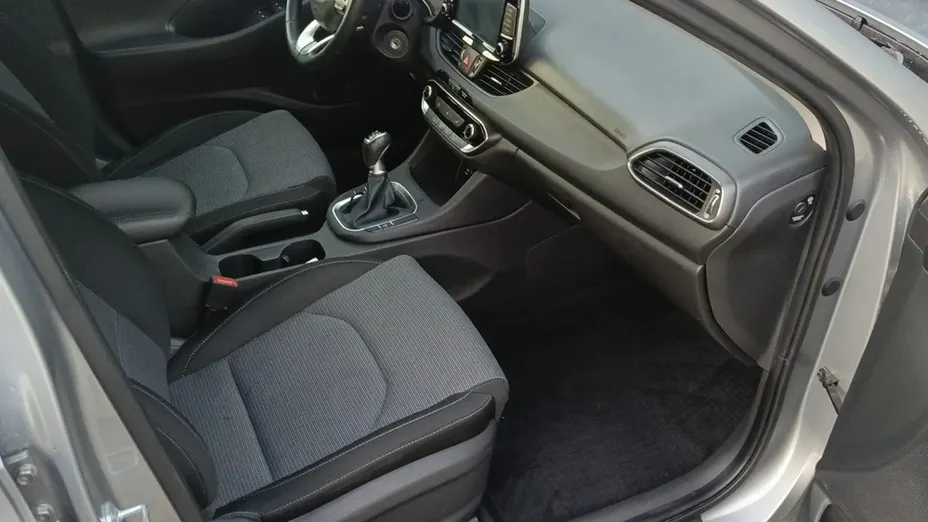 HYUNDAI i30 -